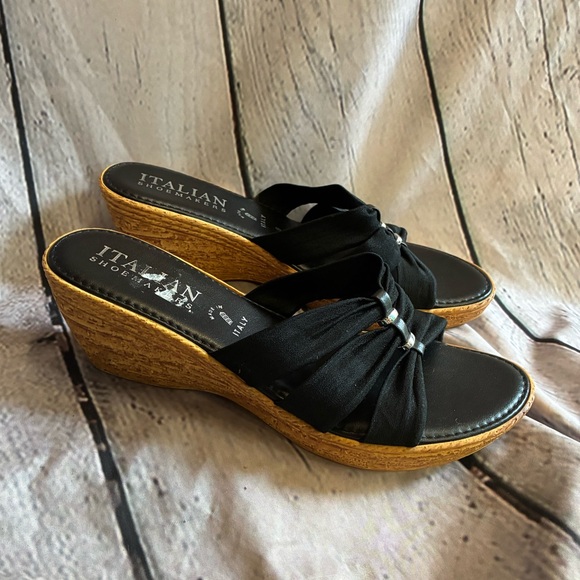 Italian Shoemakers‎ Women’s Black Cloth Strappy Slip On Wedge Sandals Size 9 - Picture 1 of 8